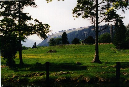 Glendalough monestry (JPEG, 45 Kb)